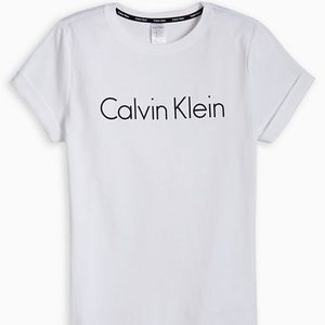 🌷4/20 Calvin Klein basic graphic t-shirt